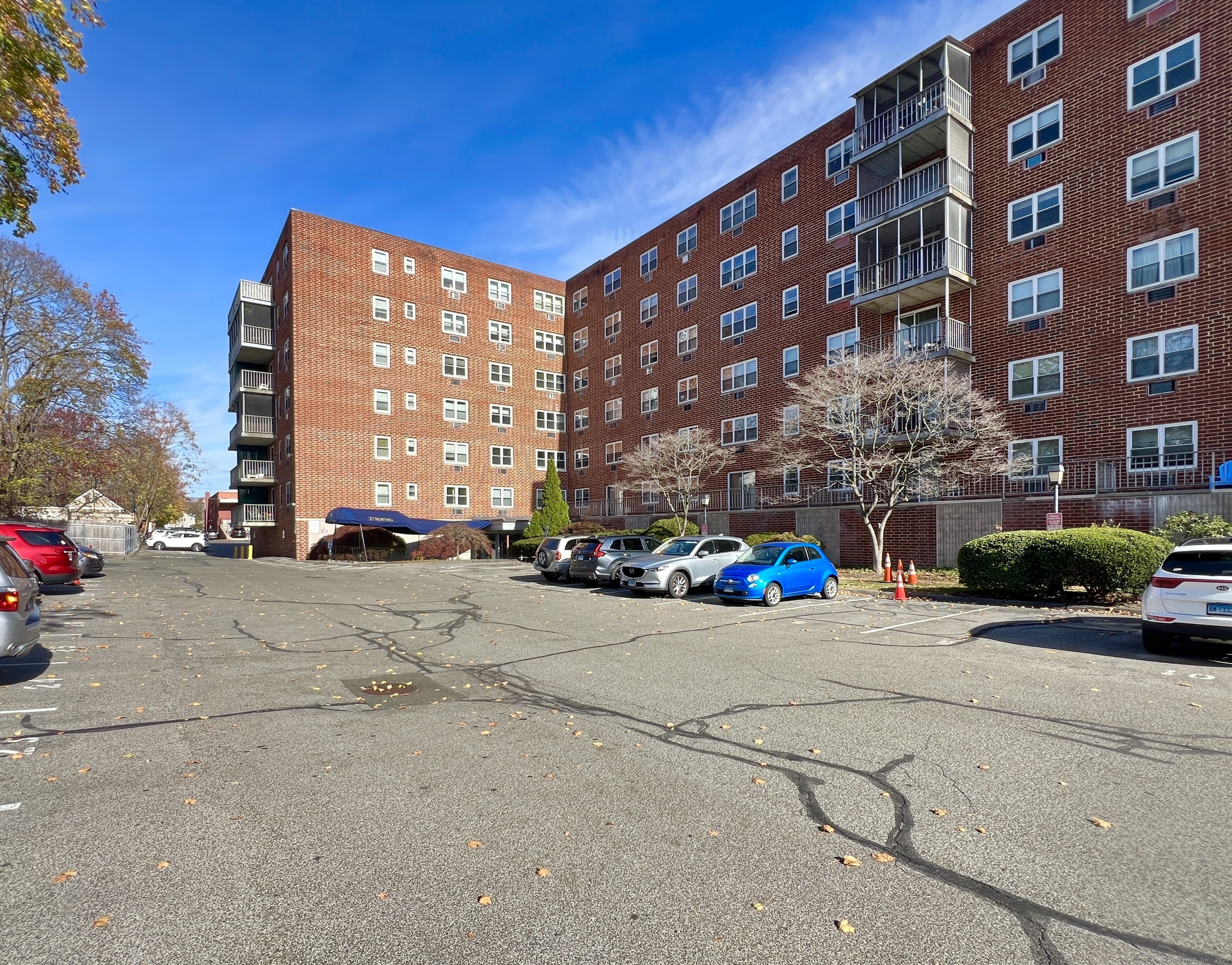 27 Northill Street Apt 2C, Stamford, Connecticut - 1 Bedrooms  
1 Bathrooms  
3 Rooms - 