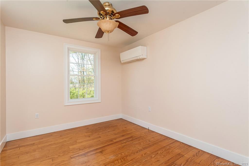 Killingly, Connecticut 06239, United States, 1 Bedroom Bedrooms, ,1 BathroomBathrooms,Residential,Active,183842