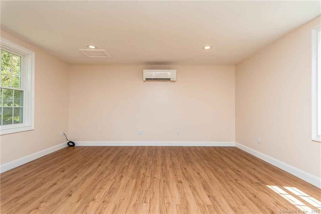 Killingly, Connecticut 06239, United States, 1 Bedroom Bedrooms, ,1 BathroomBathrooms,Residential,Active,183842