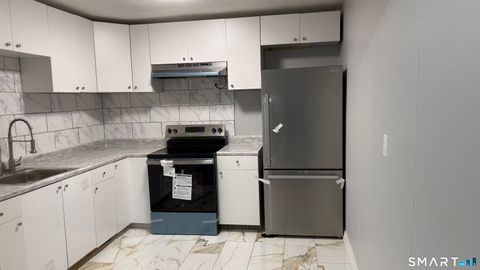 Photo of 122 Clark Street #B, Hartford, CT 06120 (MLS # 24146641)