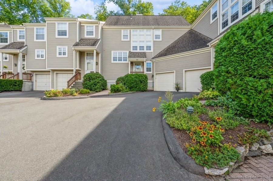 Photo 1 of 904 Foxboro Drive 904, Norwalk, Connecticut, $589,995, Web #: 24049506