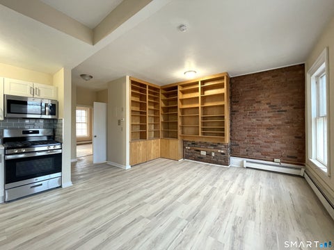 Multifamily For Rent - 32 Trumbull Street #3<br/> New Haven, CT 06511