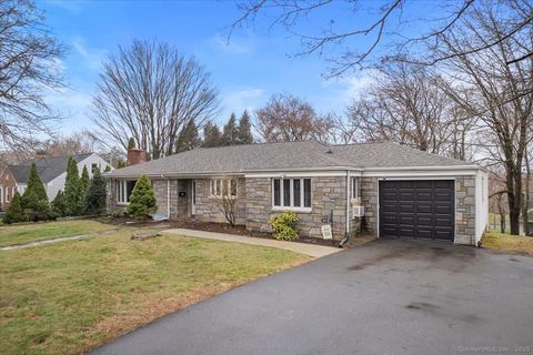 812 Ridge Road Hamden CT 06517