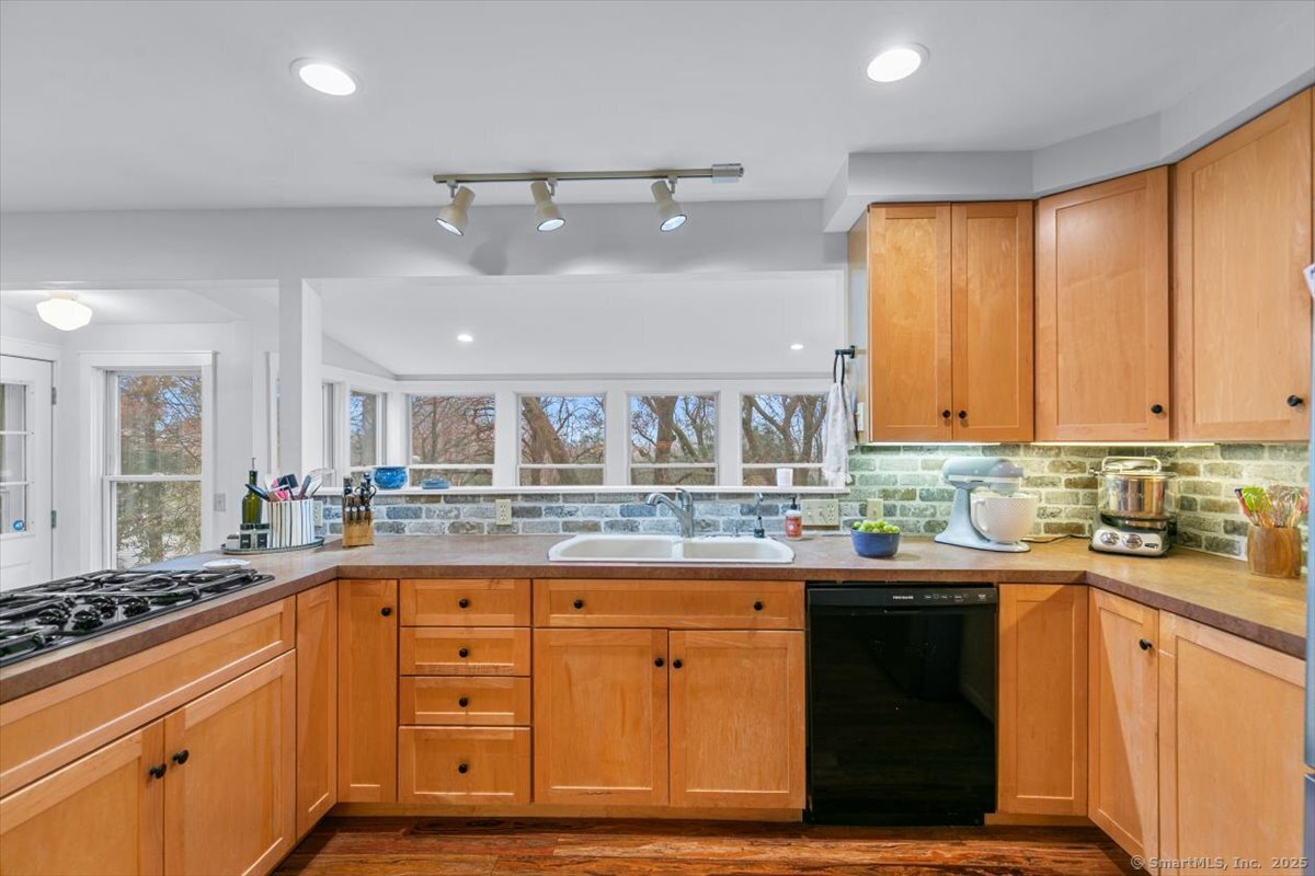 812 Ridge Road, Hamden, Connecticut image 13