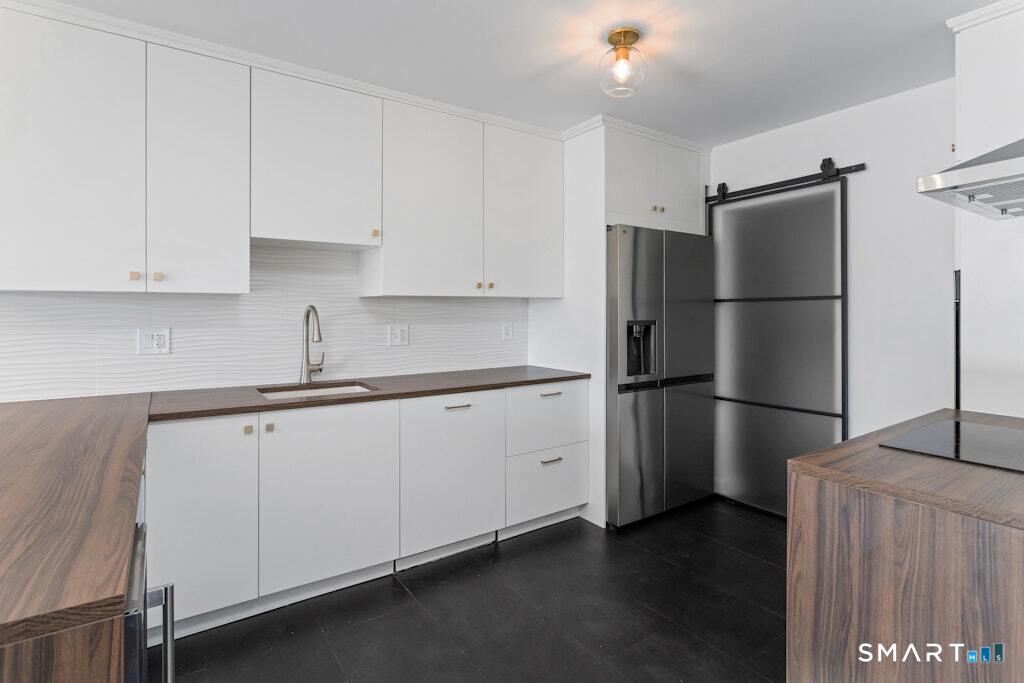 455 Hope Street APT 4B