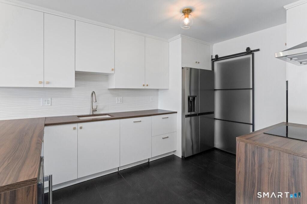 Photo of 455 Hope Street #APT 4B, Stamford, CT 06906 (MLS # 24148522)