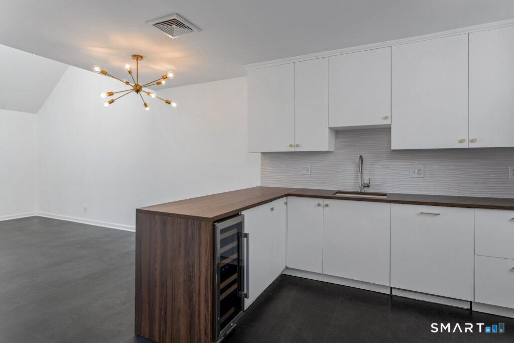 455 Hope Street APT 4B