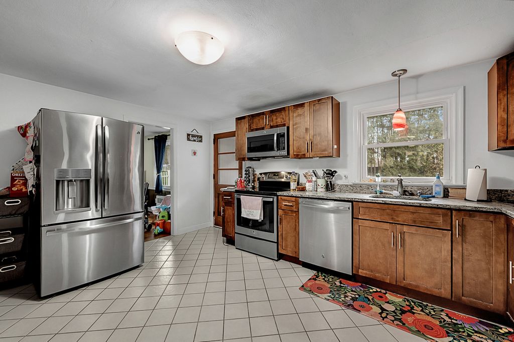 Photo of 47 Flagg Road, West Hartford, CT 06117 (MLS # 24138596)