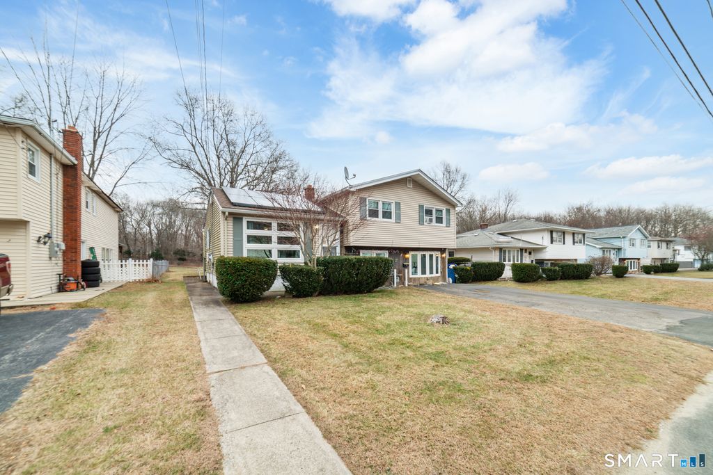 Photo of 138 Townsend Avenue, Waterbury, CT 06705 (MLS # 24165670)