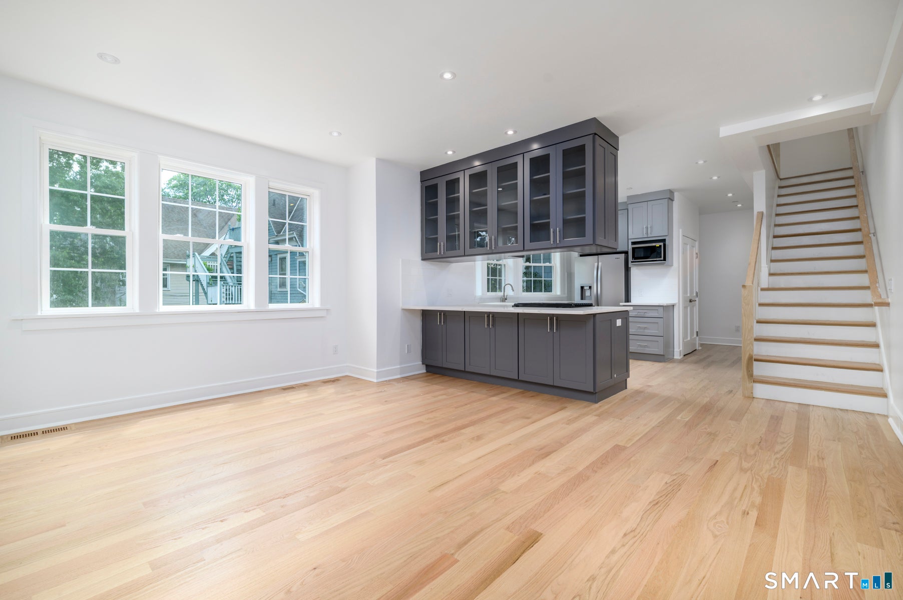 1911 Summer Street 2