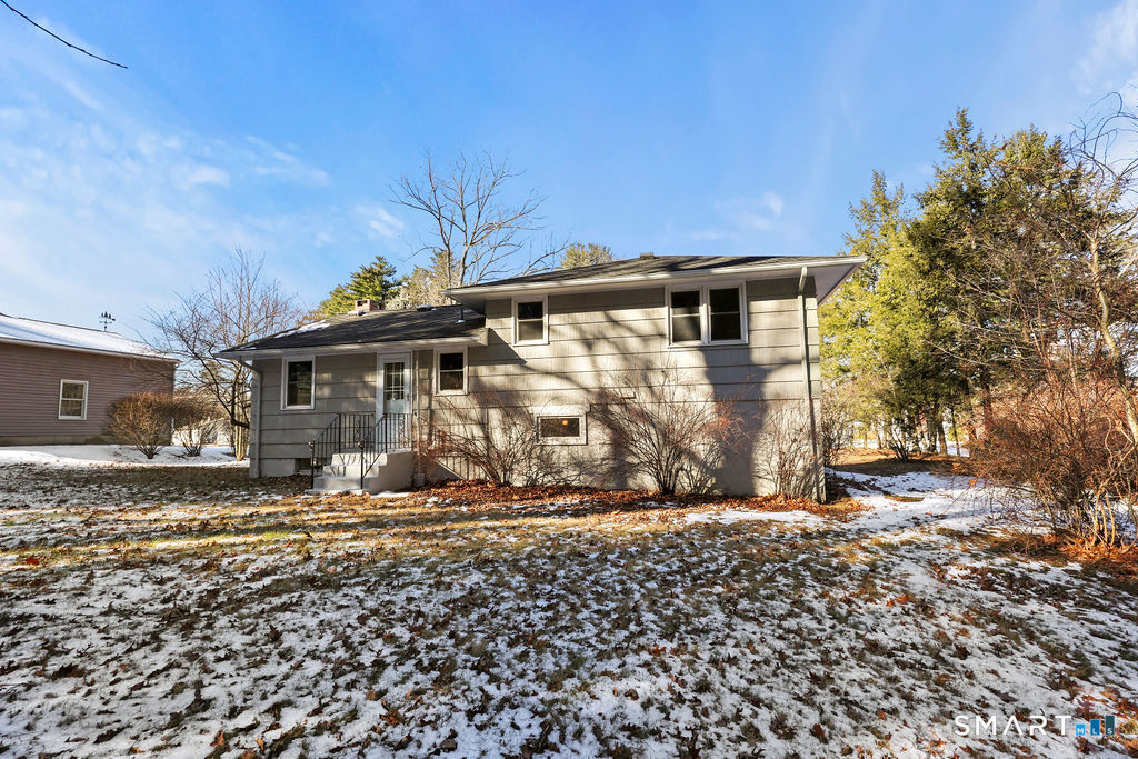 Burlington, Connecticut 06013, United States, 3 Bedrooms Bedrooms, ,2 BathroomsBathrooms,Residential,Active,255012