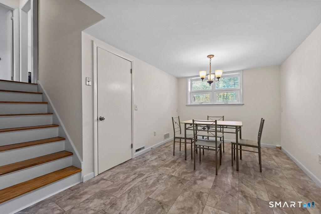 Burlington, Connecticut 06013, United States, 3 Bedrooms Bedrooms, ,2 BathroomsBathrooms,Residential,Active,255012