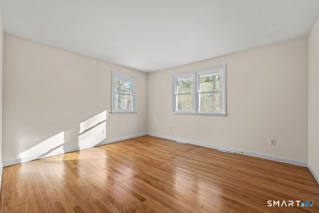 Burlington, Connecticut 06013, United States, 3 Bedrooms Bedrooms, ,2 BathroomsBathrooms,Residential,Active,255012