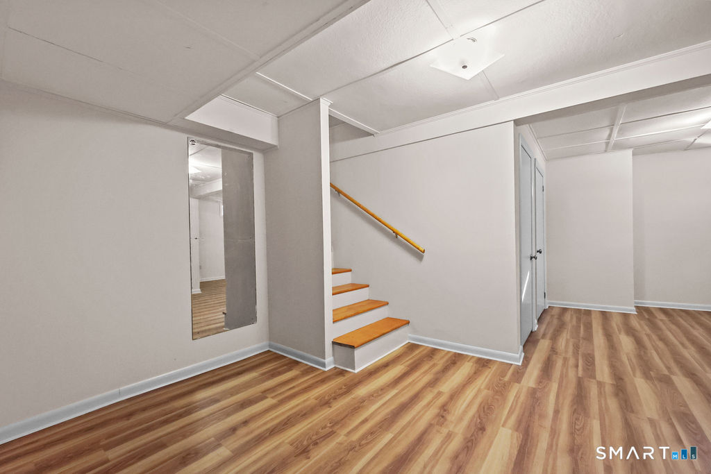 Burlington, Connecticut 06013, United States, 3 Bedrooms Bedrooms, ,2 BathroomsBathrooms,Residential,Active,255012