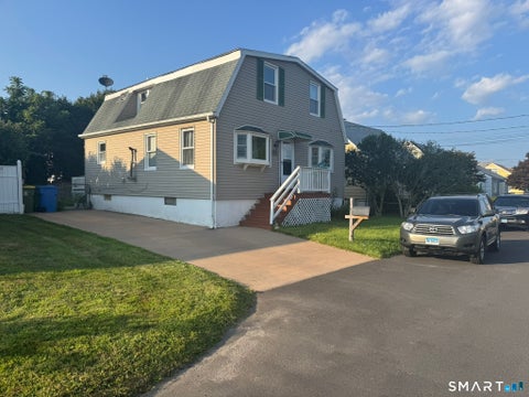 Homes For Sale - 84 Anderson Avenue<br/> New Haven County, Waterbury, CT 06708