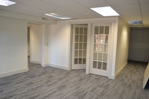 Tiny photo for 128 Garden Street #B-1, Farmington, CT 06032 (MLS # 170621286)