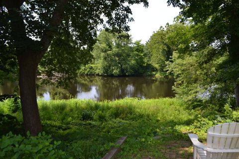 Tiny photo for 128 Garden Street #B-1, Farmington, CT 06032 (MLS # 170621286)