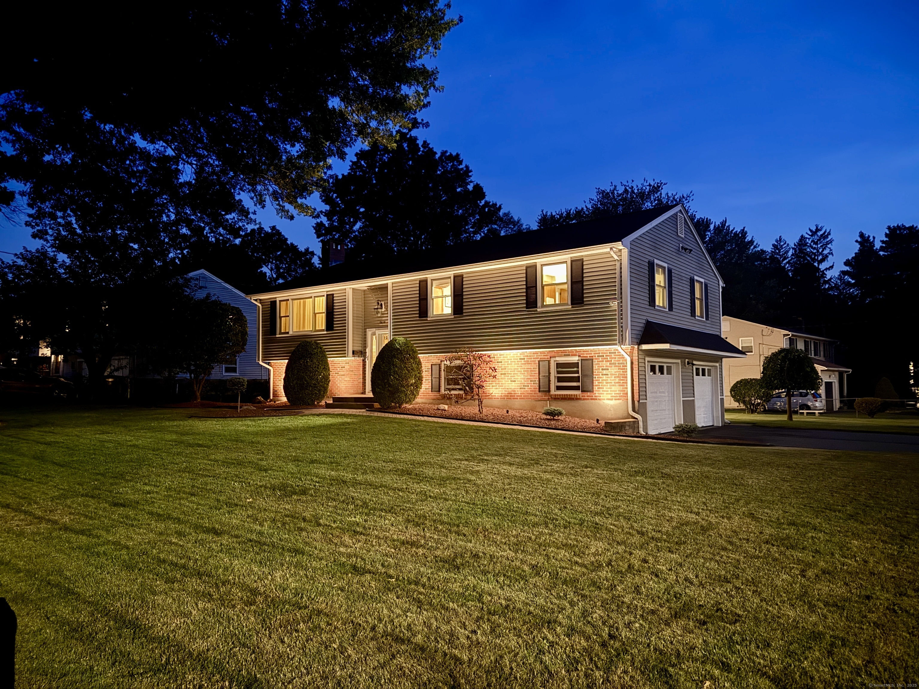 319 Audubon Avenue