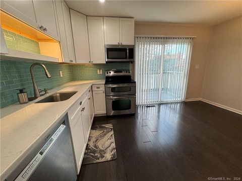 Tiny photo for 41 Nash Place #B, Norwalk, CT 06854 (MLS # 24155217)