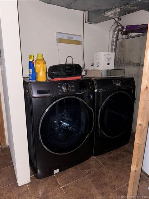 Tiny photo for 41 Nash Place #B, Norwalk, CT 06854 (MLS # 24155217)