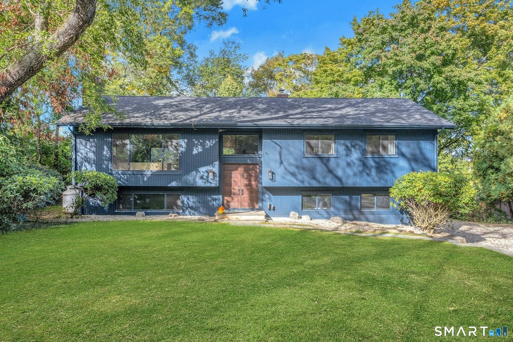 Photo of 6 Splitrock Road, Norwalk, CT 06854 (MLS # 24210711)
