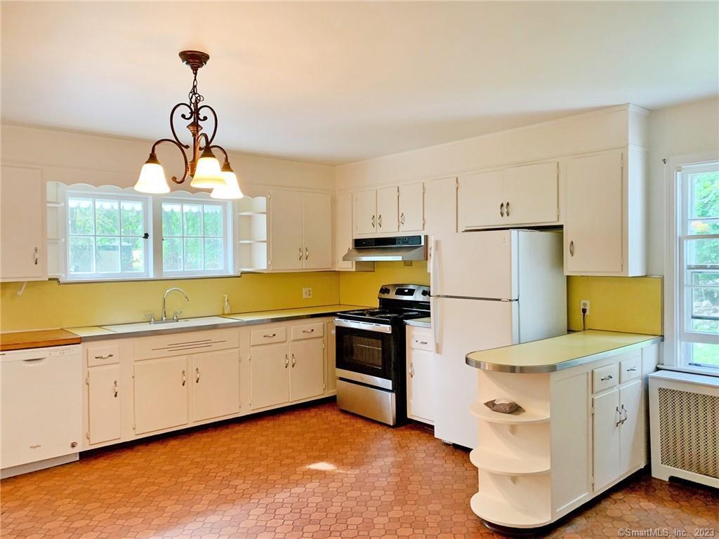 2727 Boston Post Road