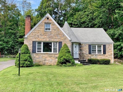 Homes For Rent - 2727 Boston Post Road<br/> Darien, CT 06820