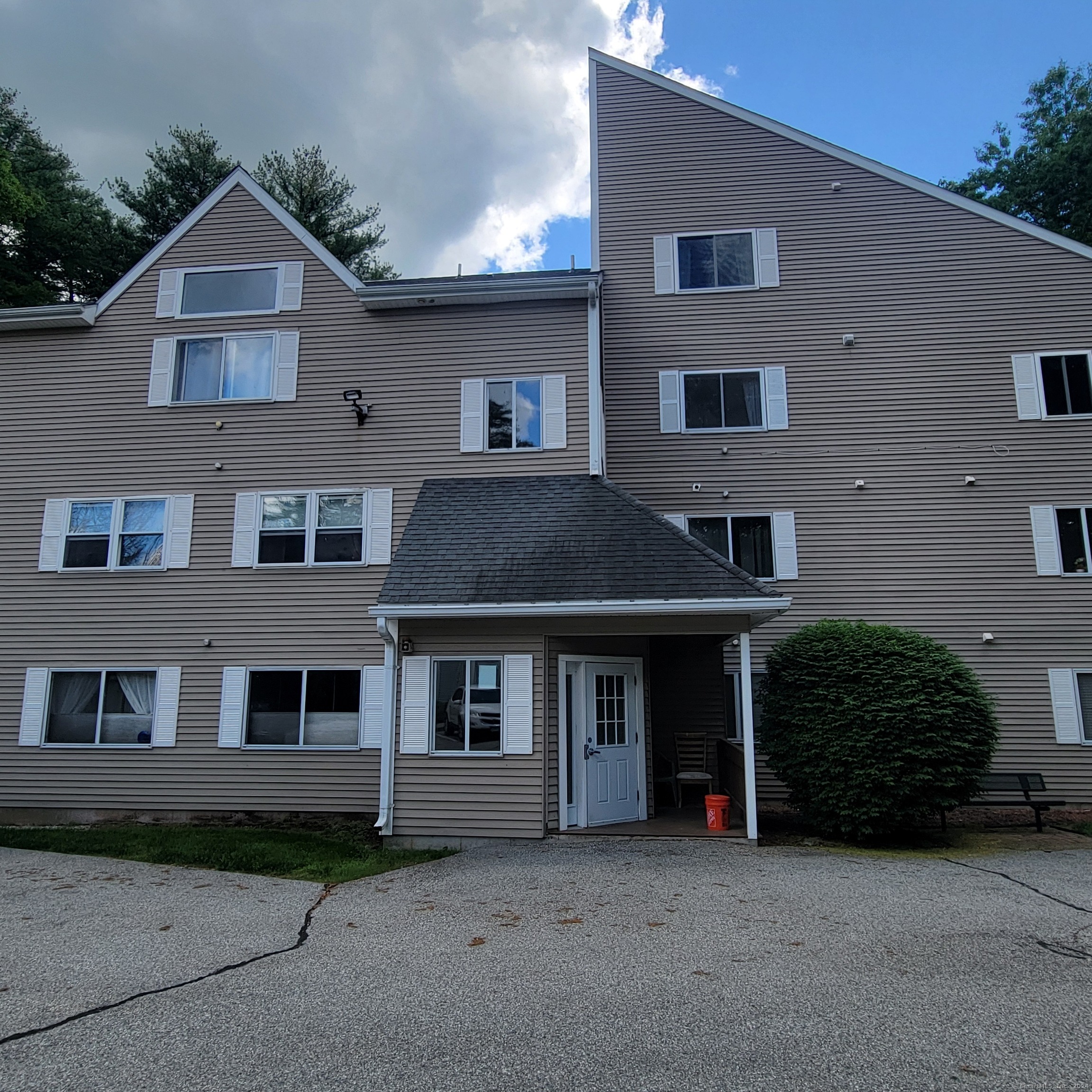 Property for Sale at 67 Perry Street 117, Putnam, Connecticut - Bedrooms: 2 
Bathrooms: 1 
Rooms: 4  - $289,000