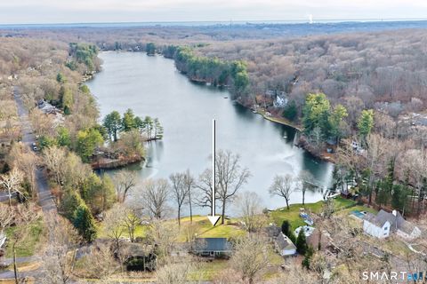 7 Hemlock Trail Trumbull CT 06611