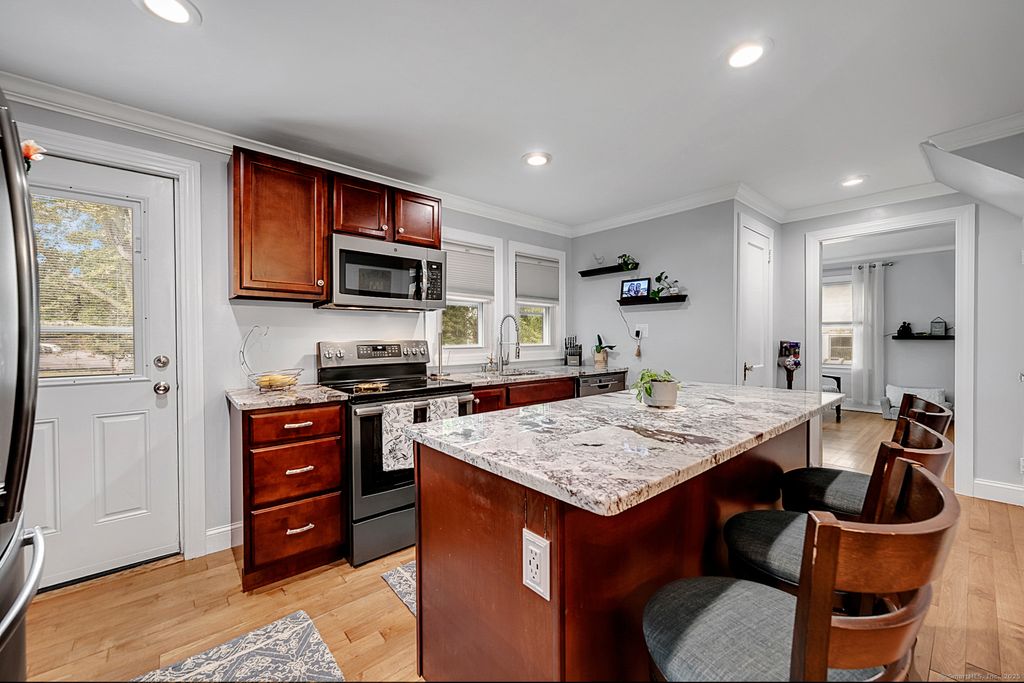 Photo of 25 Cumberland Street, Hartford, CT 06106 (MLS # 24133799)