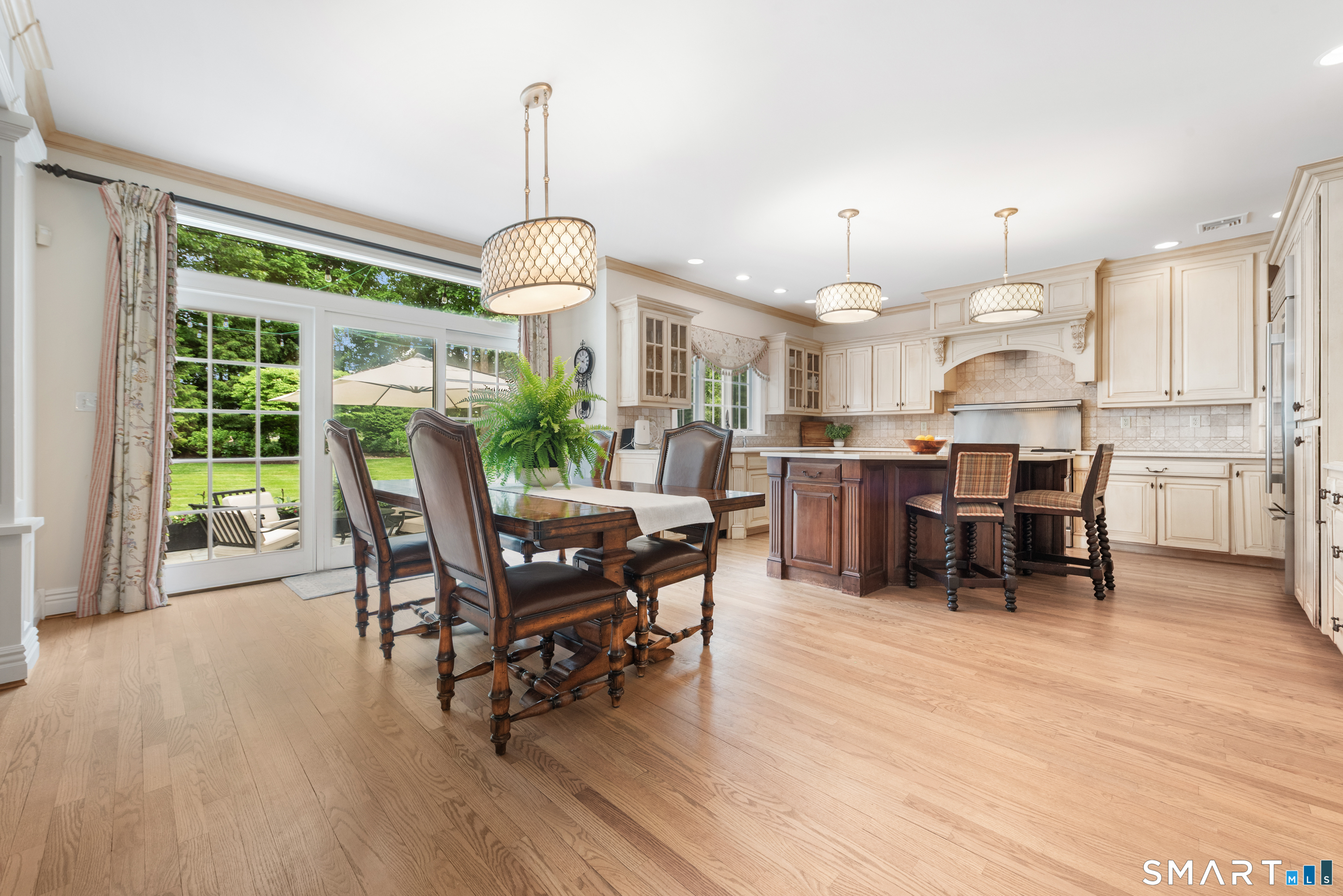 21 Williamsburg Lane
