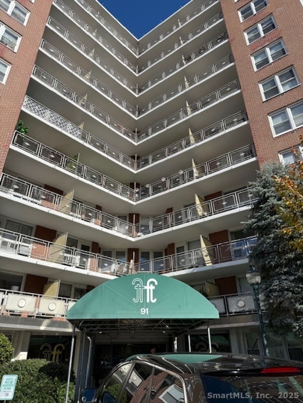 Photo of 91 Strawberry Hill Avenue #APT 1127, Stamford, CT 06902 (MLS # 24140465)