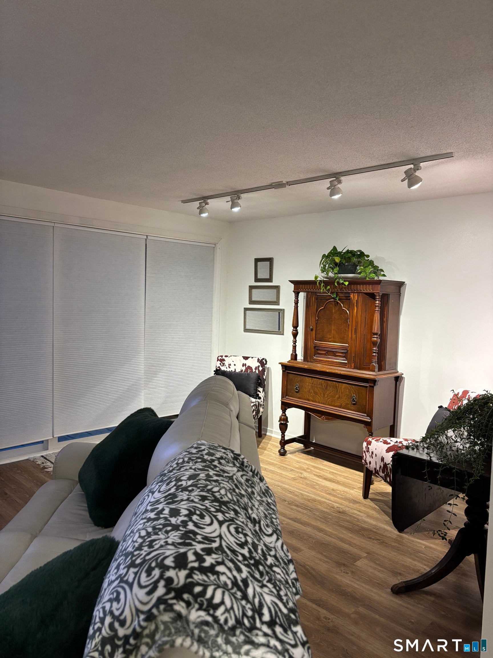 33 Woodbridge Lane 33