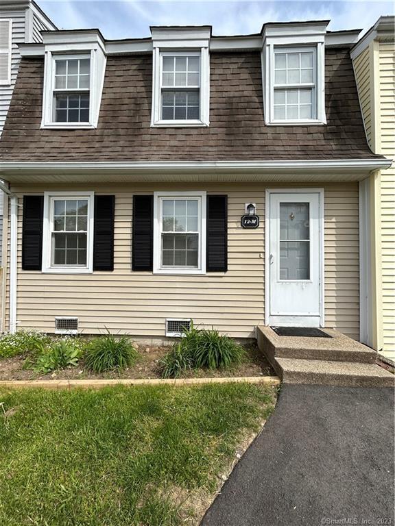 Photo 3 of 31 of 12 Lakeside Drive M townhome