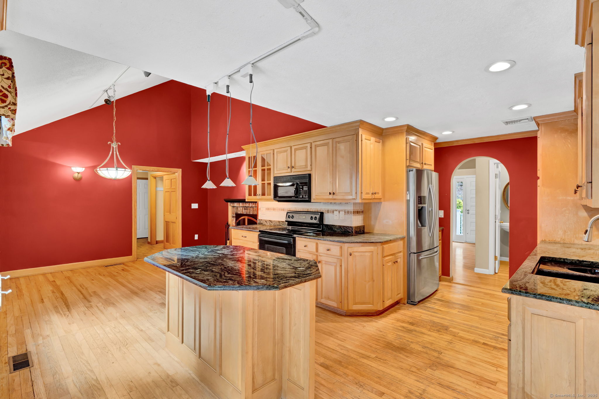 15 Smokey Ridge Road, Simsbury, Connecticut image 3