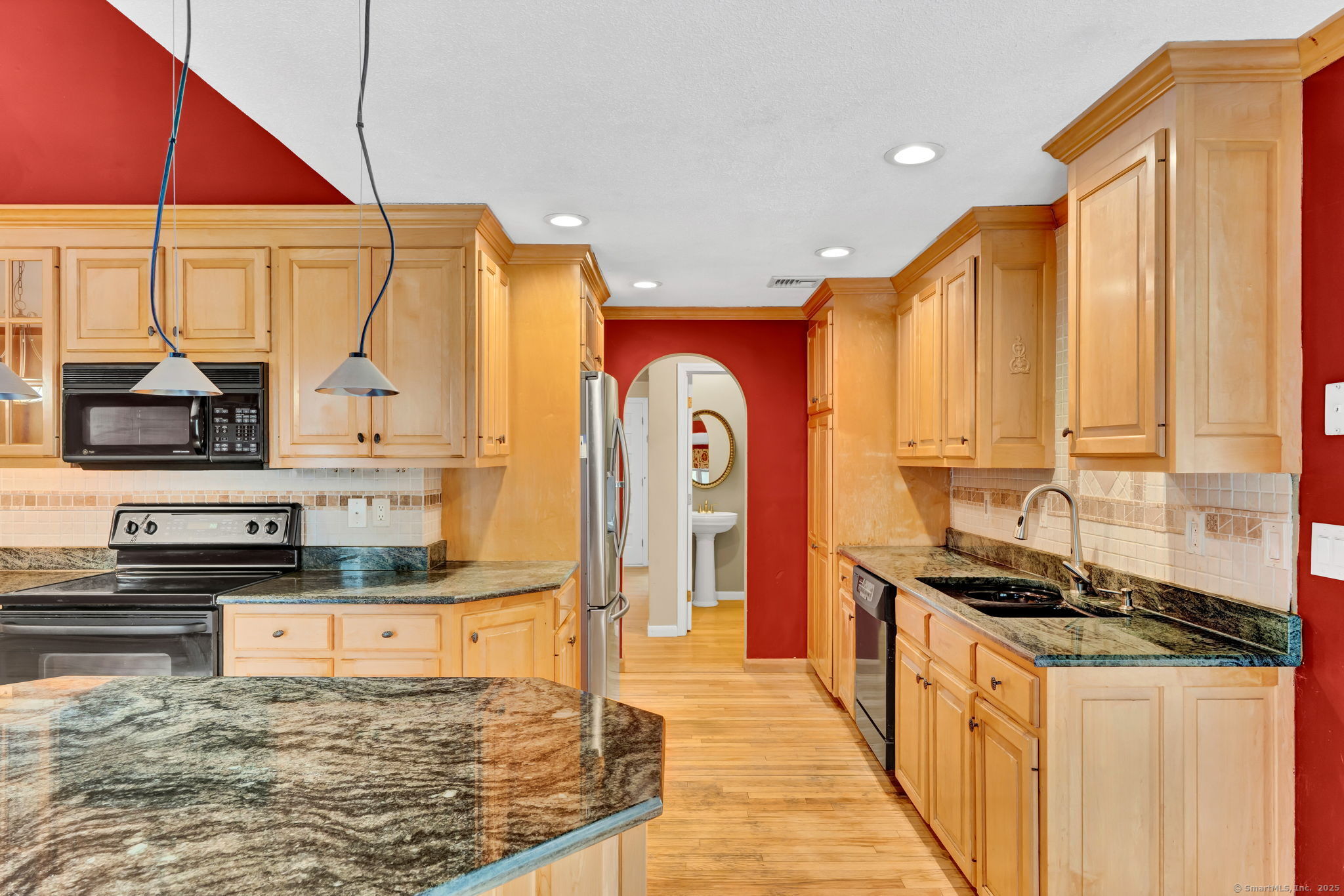 15 Smokey Ridge Road, Simsbury, Connecticut image 4