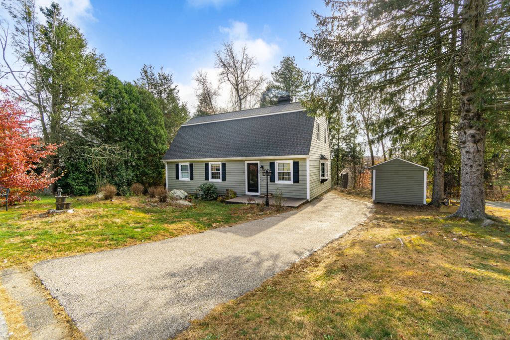 Photo of 183 Red Robin Road, Naugatuck, CT 06770 (MLS # 24140108)