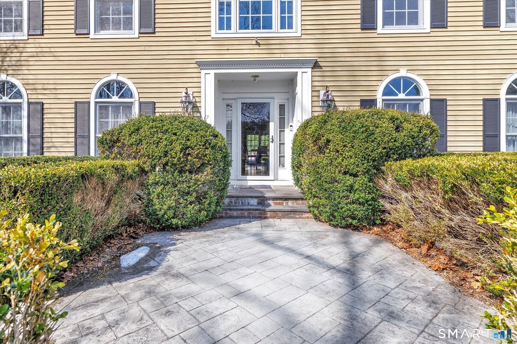 Photo of 111 Stones Throw, Trumbull, CT 06611 (MLS # 24158051)