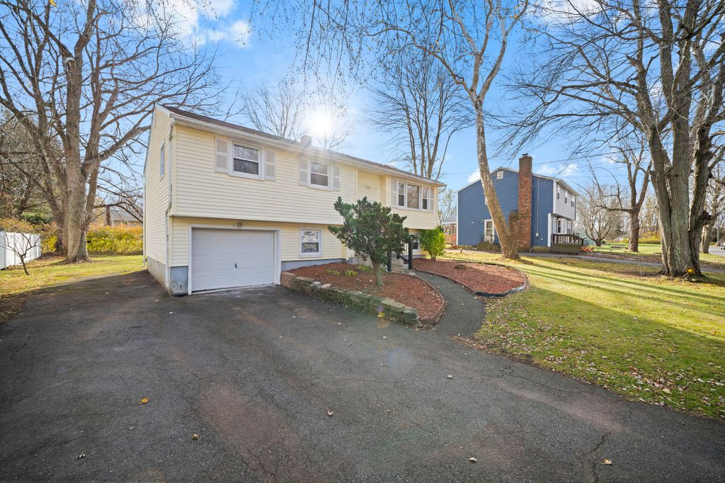 Photo of 96 Rockledge Drive, Meriden, CT 06450 (MLS # 24048409)