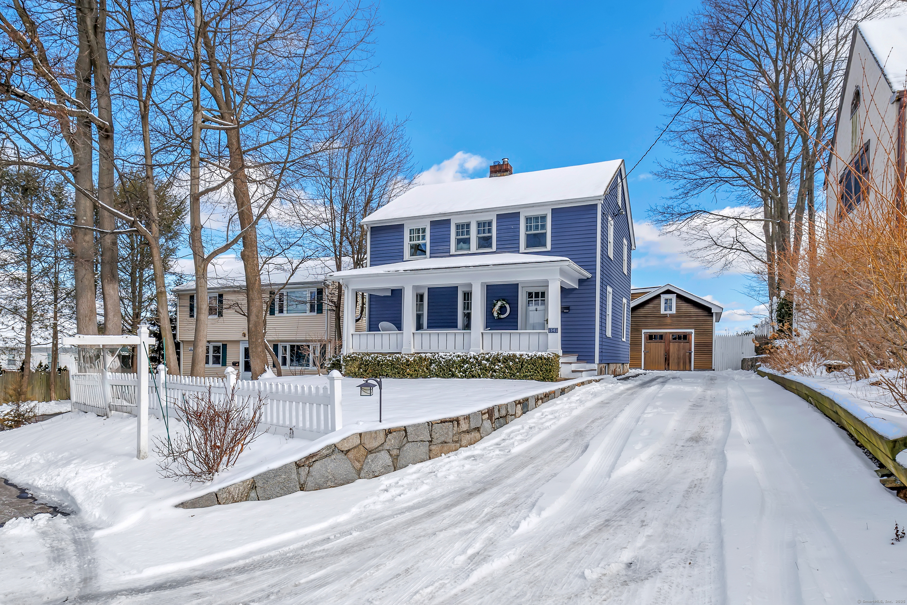 Property for Sale at Coolidge Avenue, Stamford, Connecticut - Bedrooms: 3 
Bathrooms: 2 
Rooms: 7  - $679,000