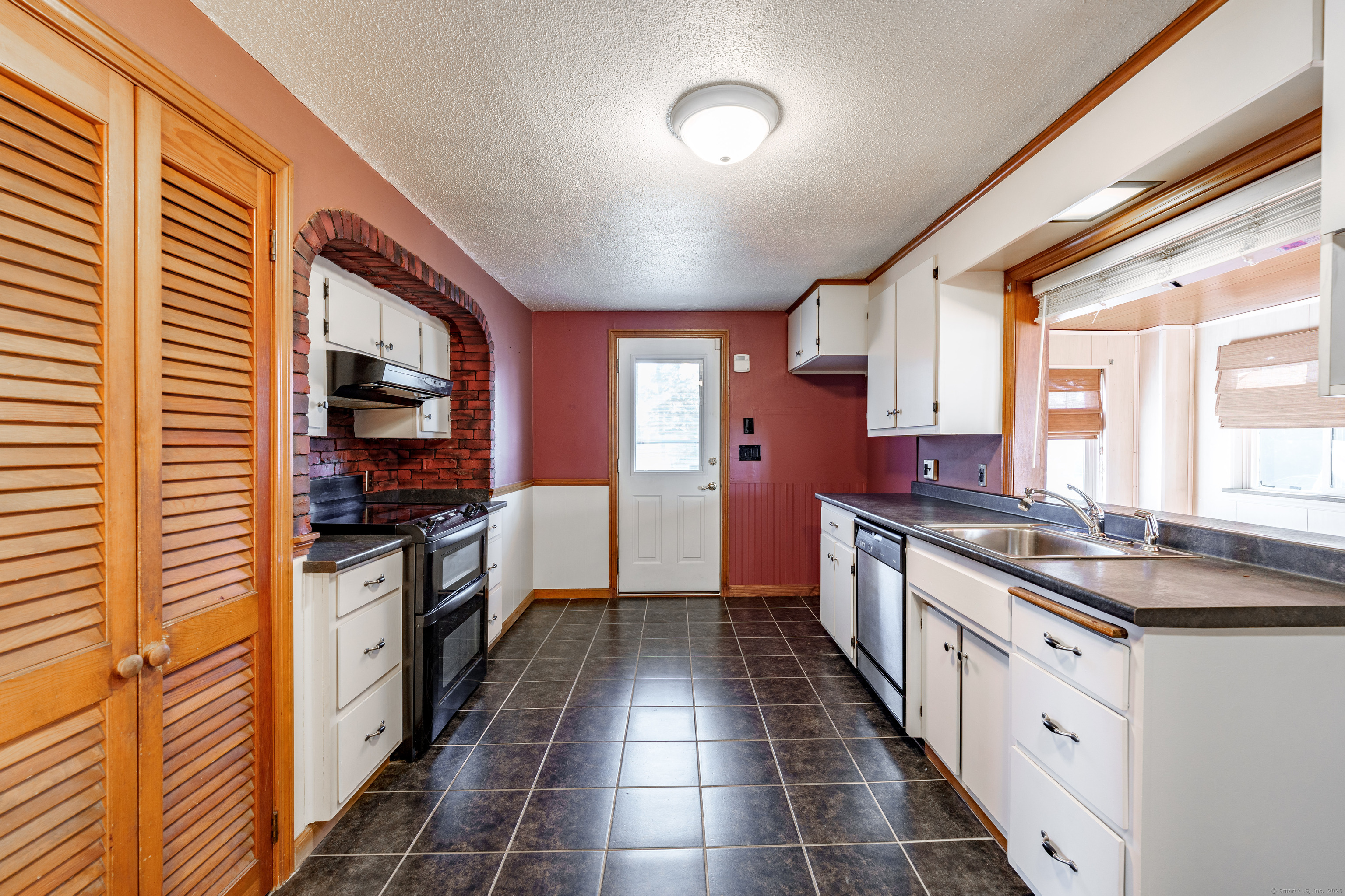 4 Sword Avenue, Enfield, Connecticut image 16