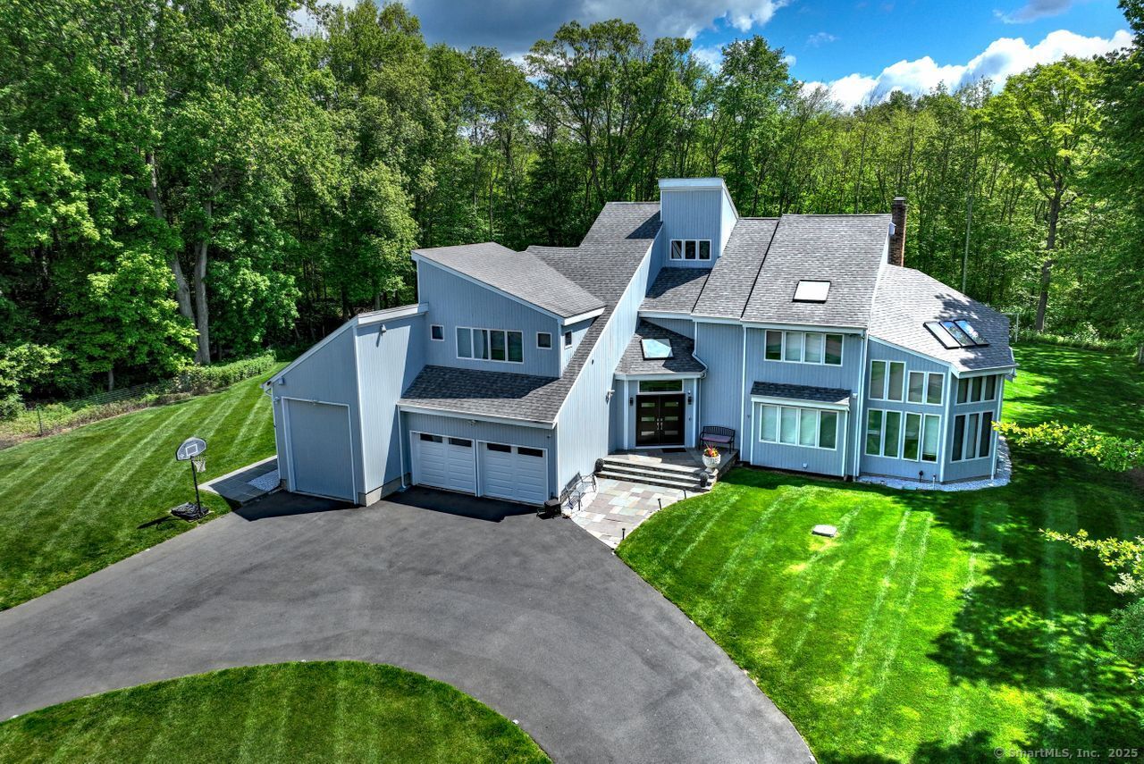 55 Hampton Close