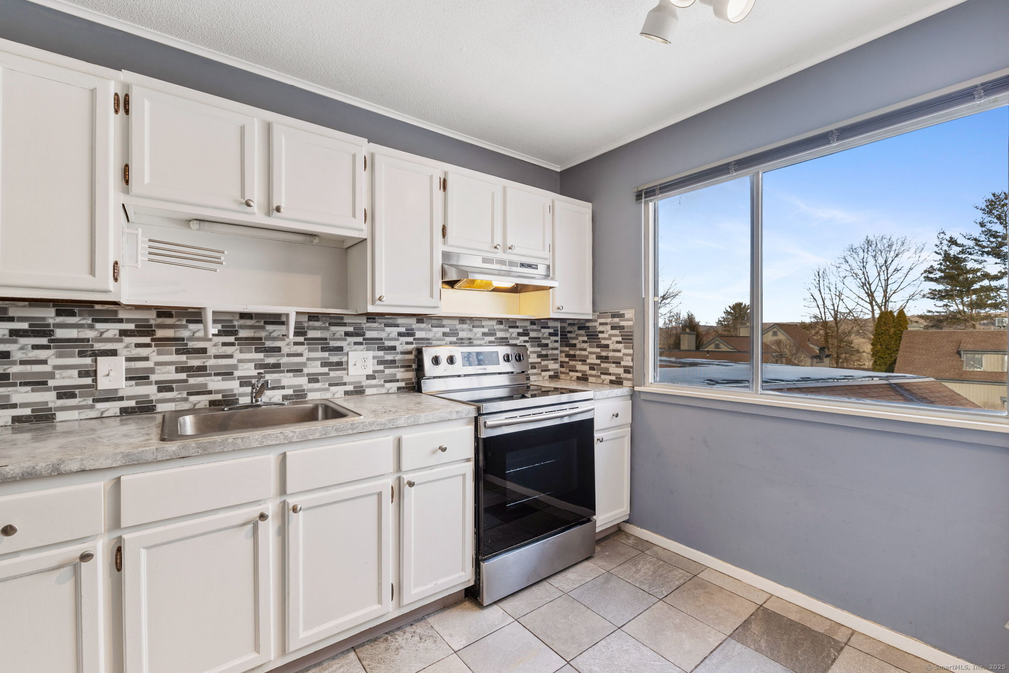 301 Heritage Village #B, Southbury, Connecticut image 4