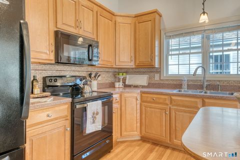Tiny photo for 18 Compass Court #18, East Lyme, CT 06357 (MLS # 24146156)
