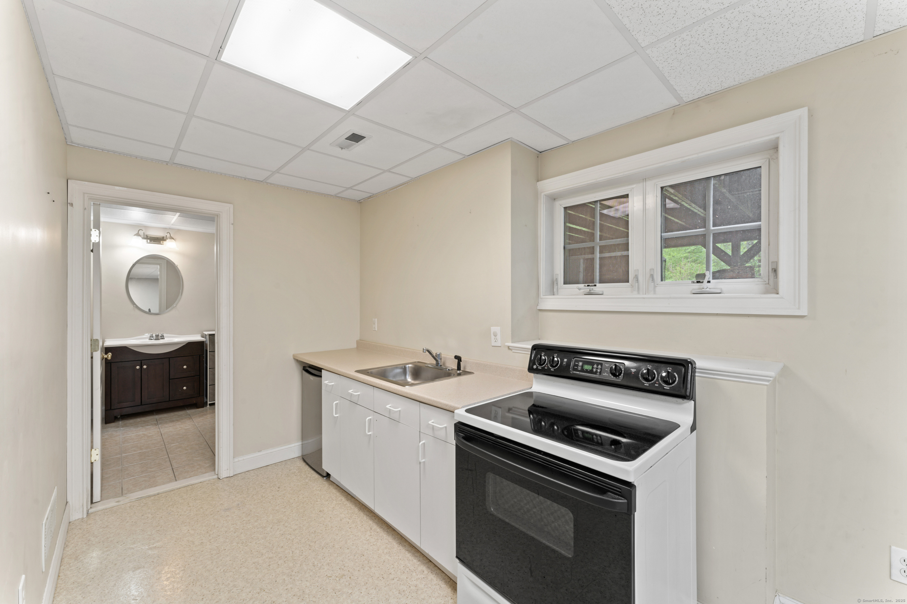 8 Pearl Street, Newtown, Connecticut image 26