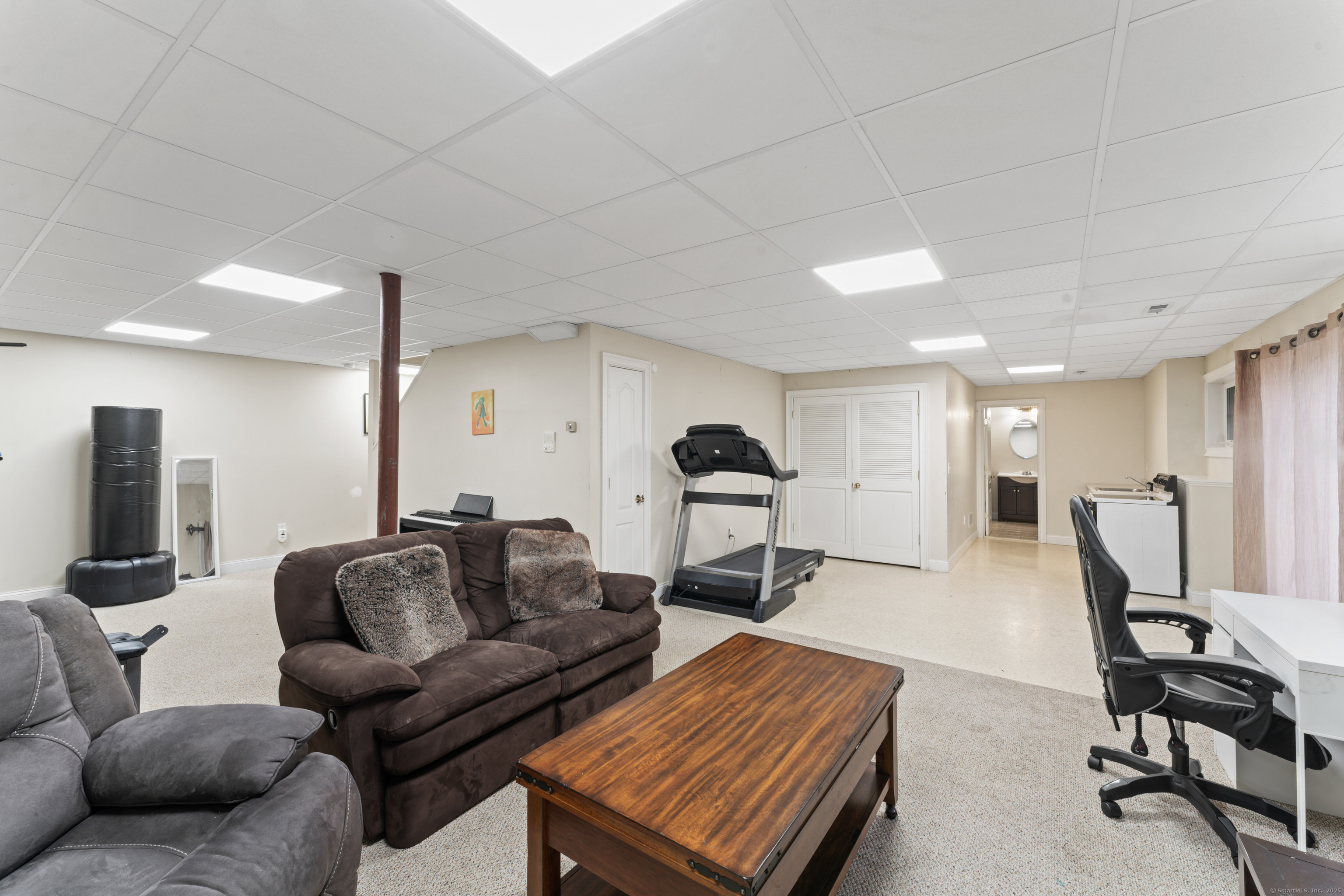 8 Pearl Street, Newtown, Connecticut image 25