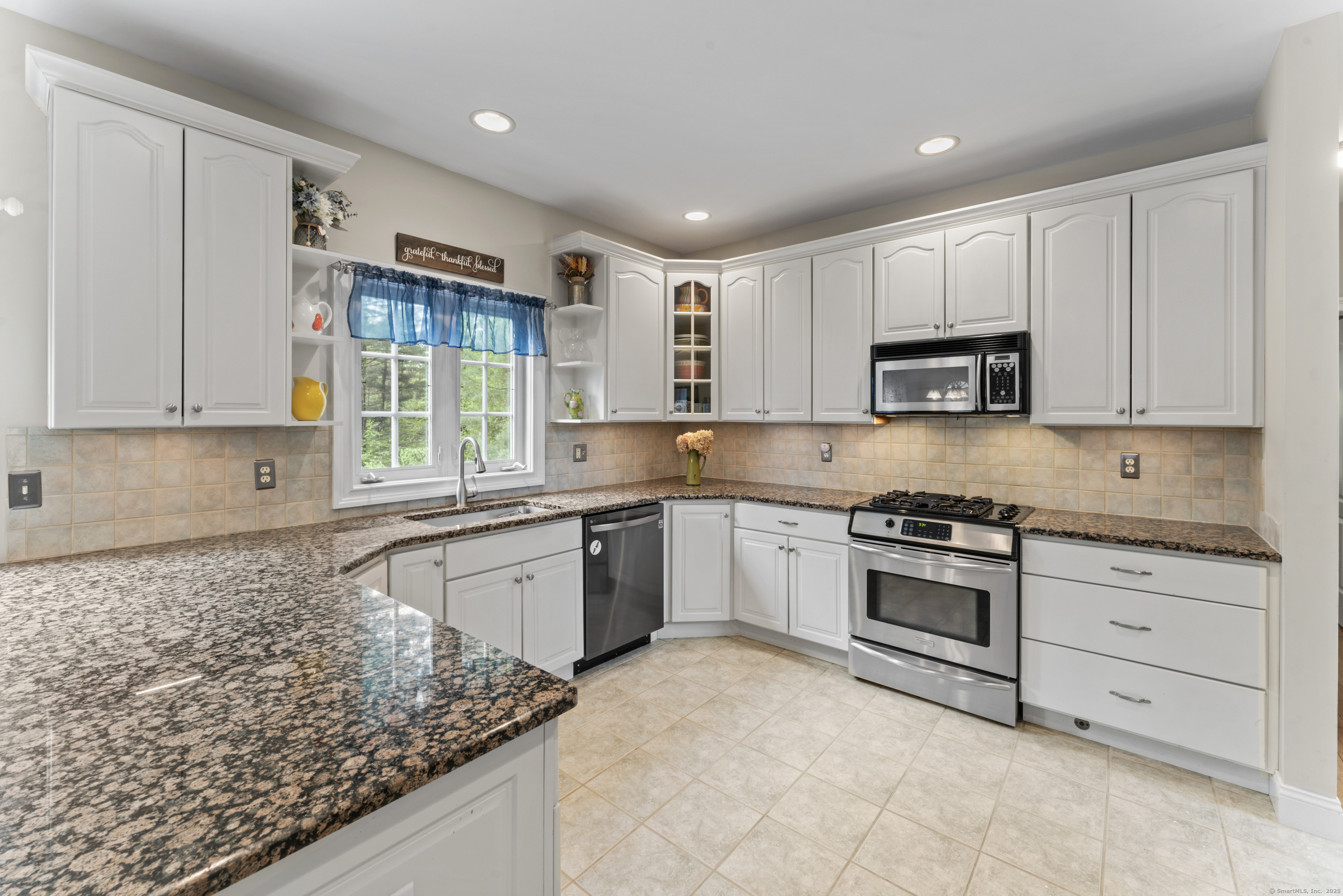 8 Pearl Street, Newtown, Connecticut image 4