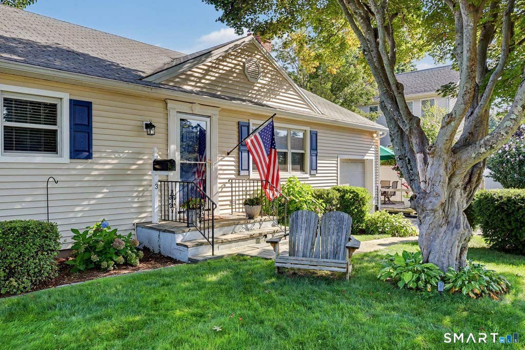 Photo of 3 Seldon Place, Norwalk, CT 06855 (MLS # 24200261)