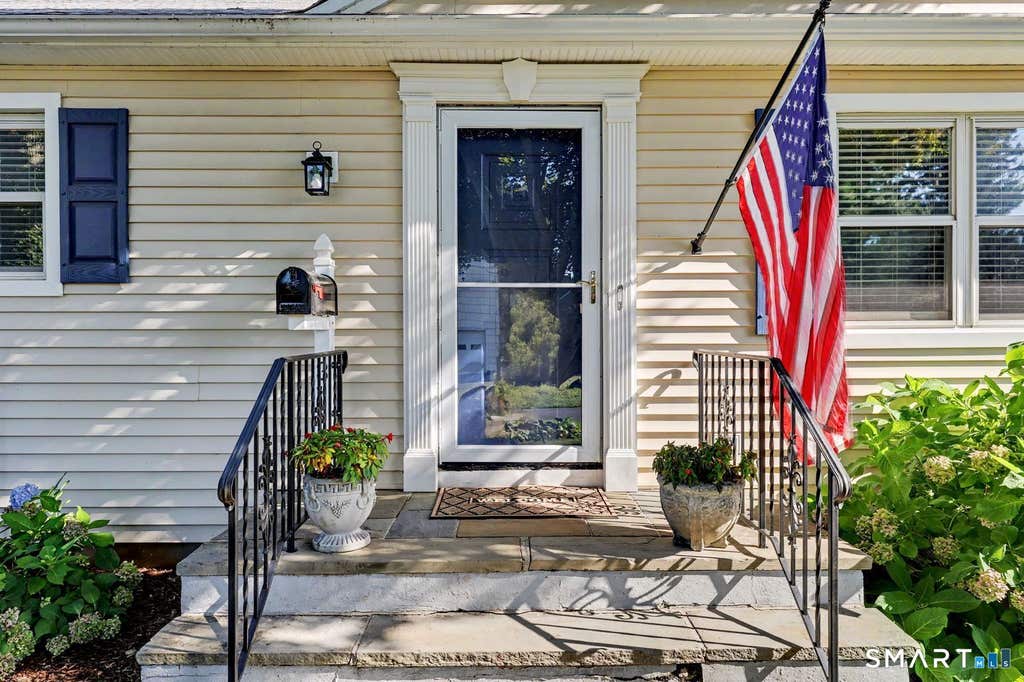 Photo of 3 Seldon Place, Norwalk, CT 06855 (MLS # 24200261)