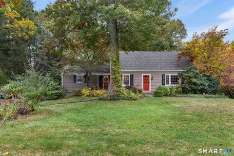 Photo of 7 Robin Road, Simsbury, CT 06070 (MLS # 24214368)